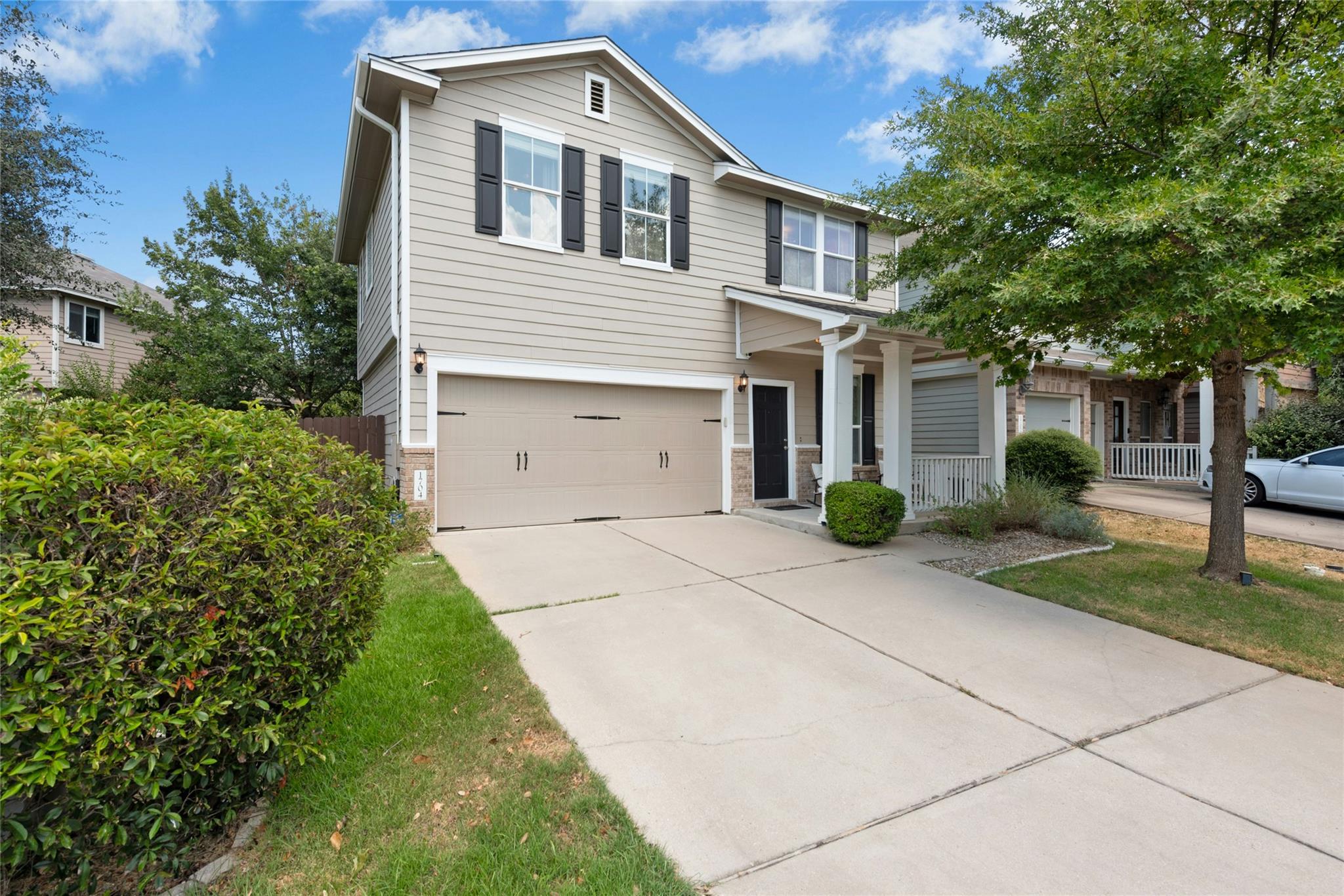 1704 Comfort LN