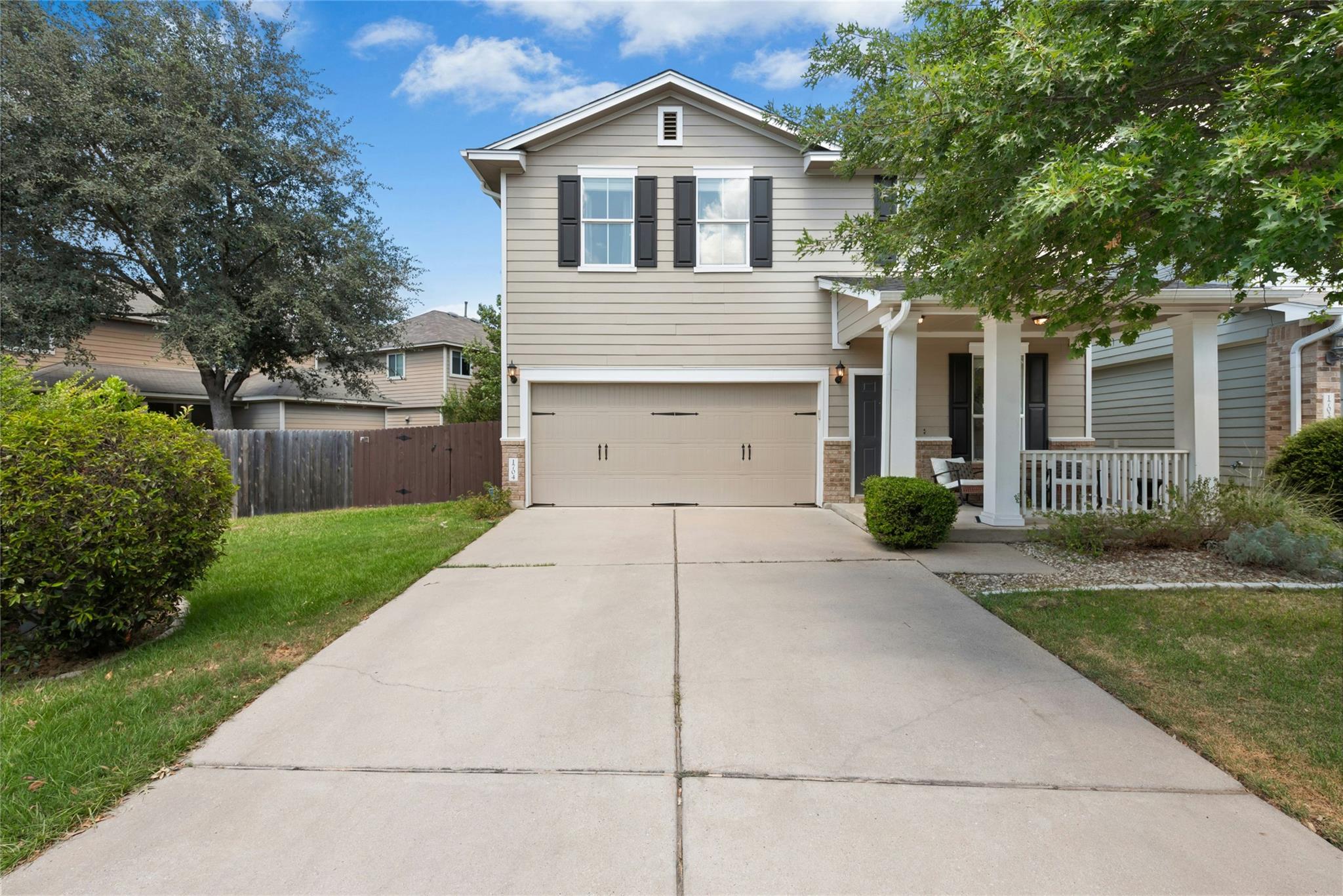 1704 Comfort LN