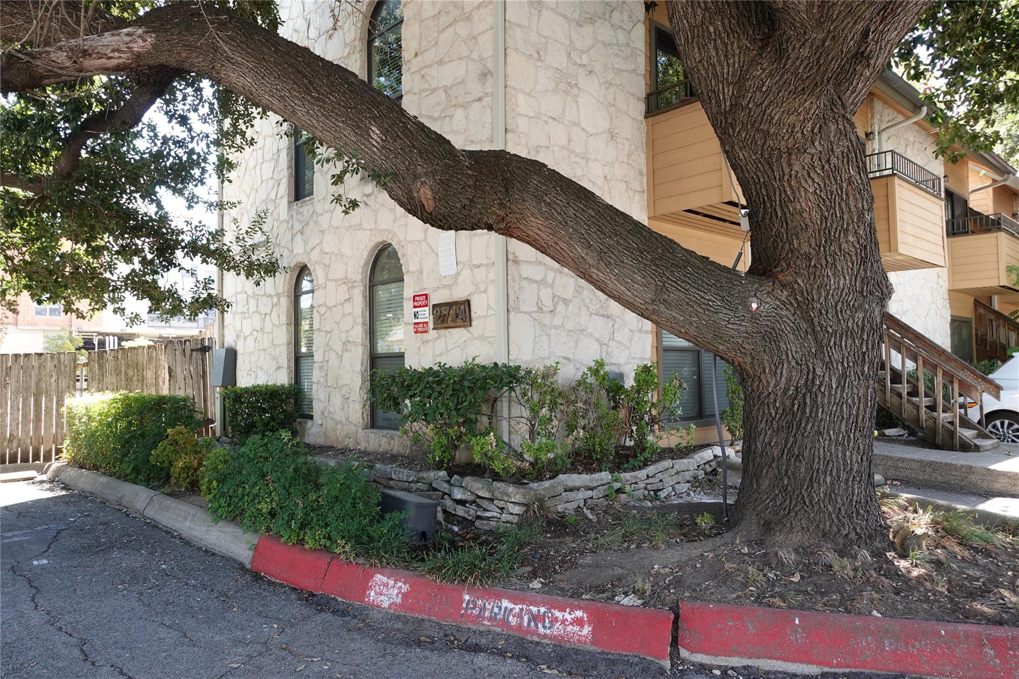2714 Nueces ST # 101