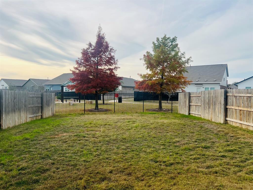 176 Andross LN