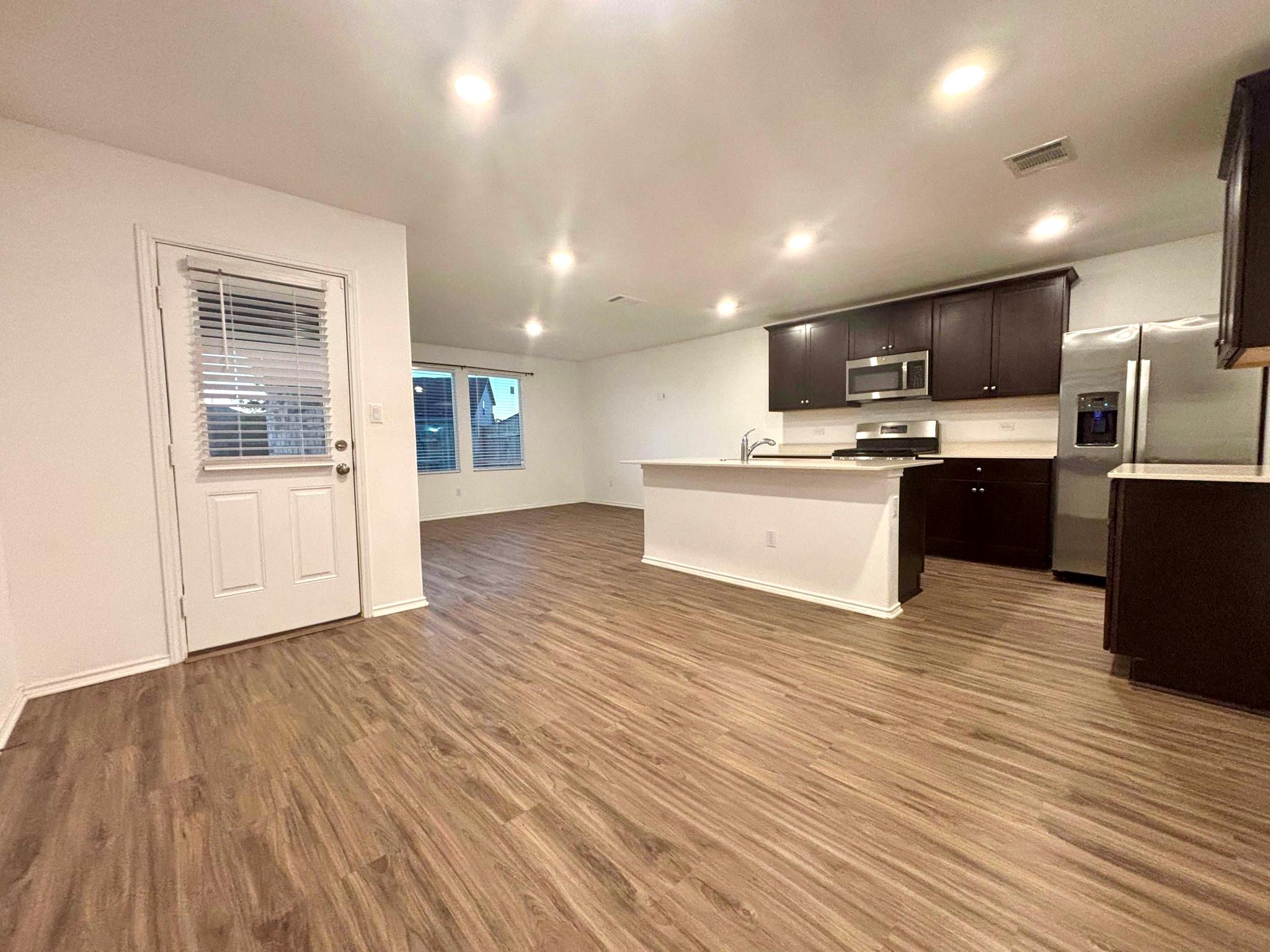 176 Andross LN