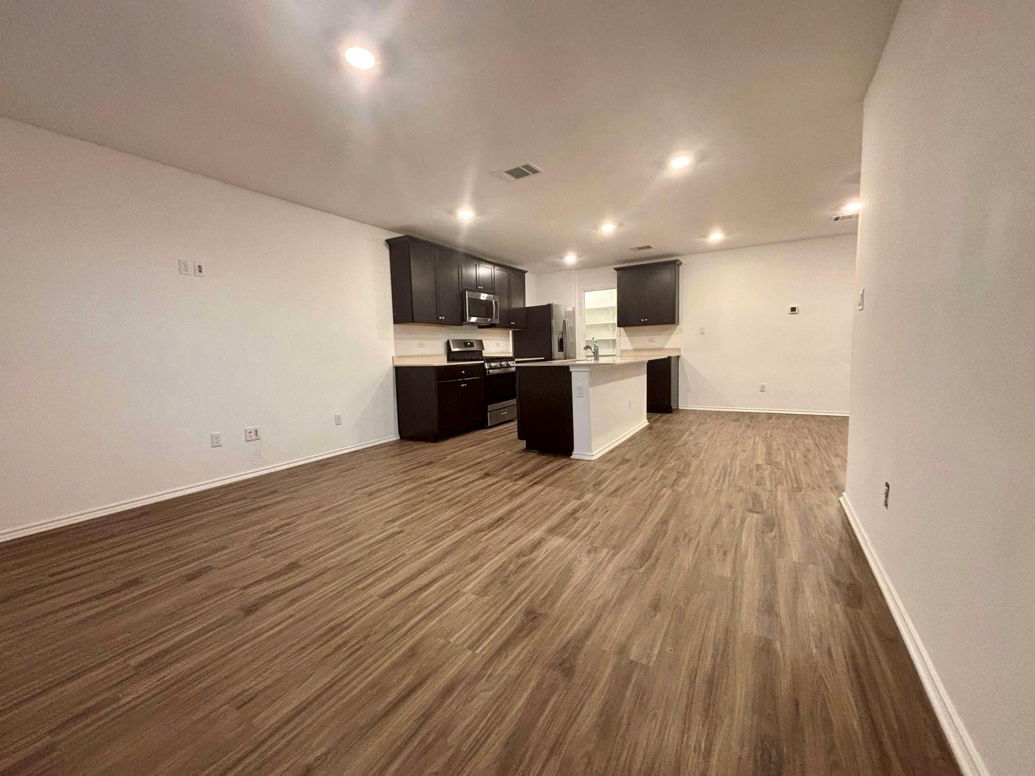 176 Andross LN