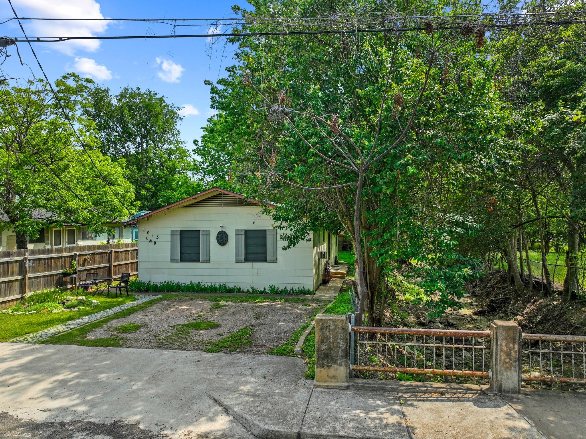 1013 Romeria DR