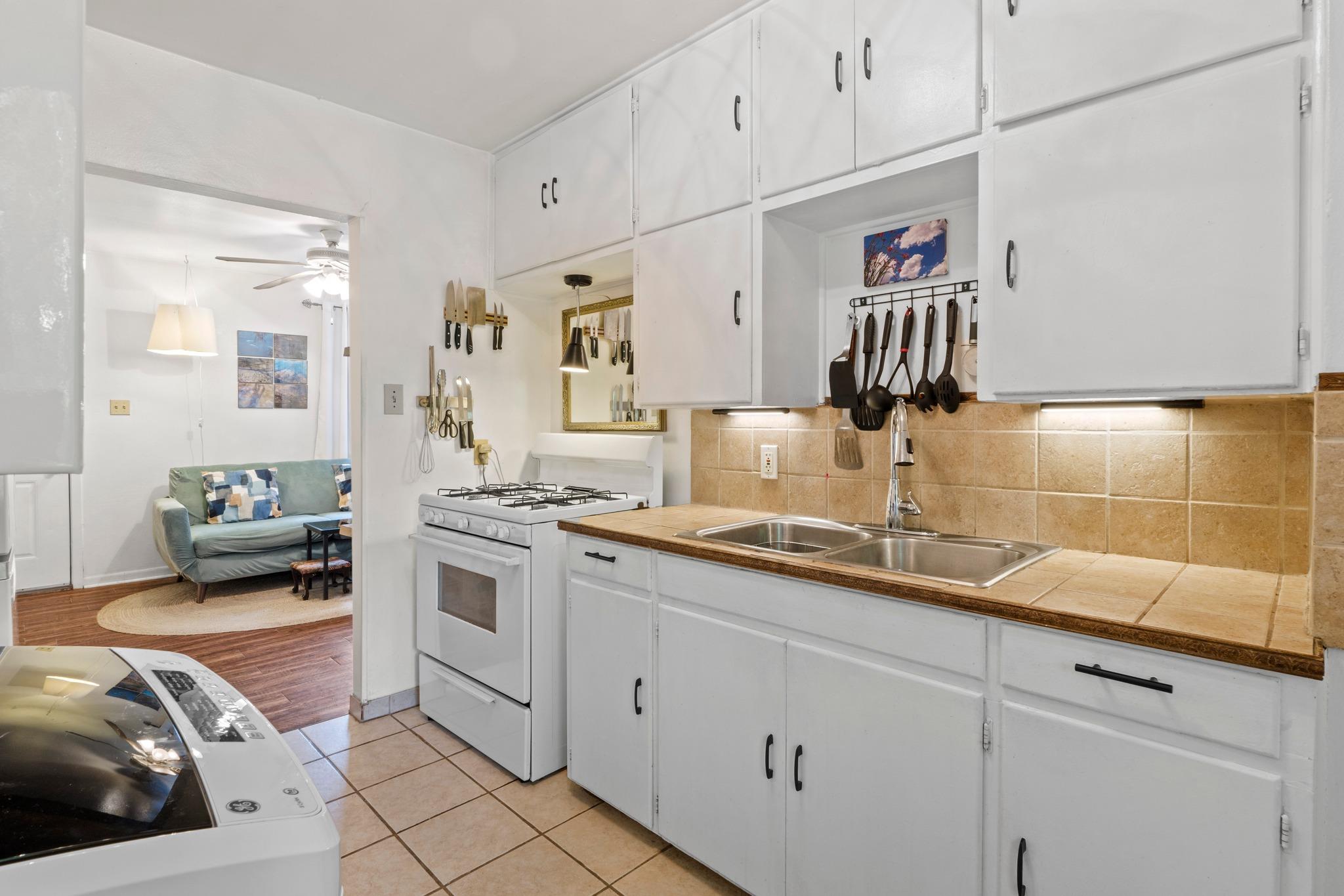 1013 Romeria DR