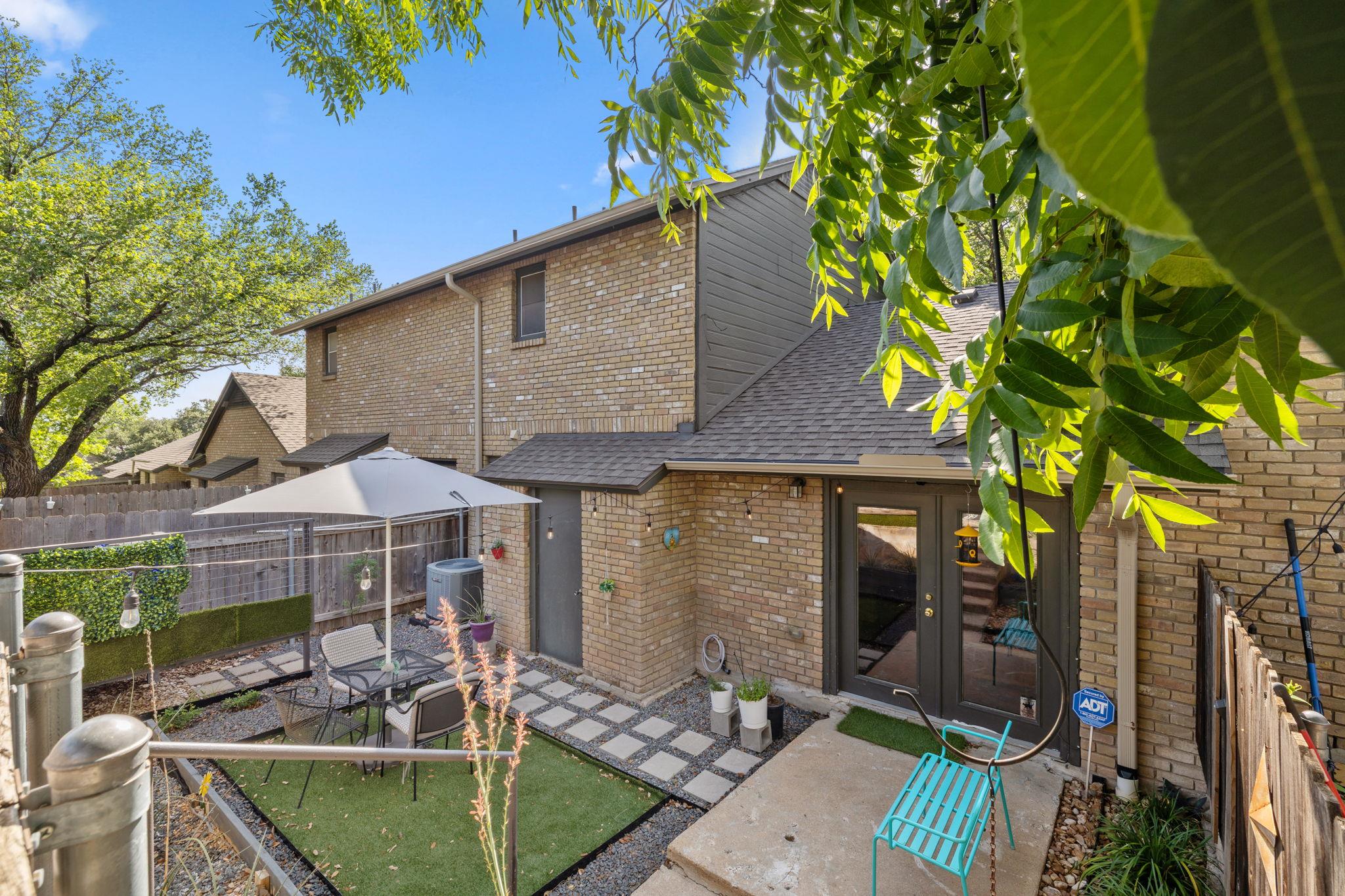 1015 E Yager LN # 115