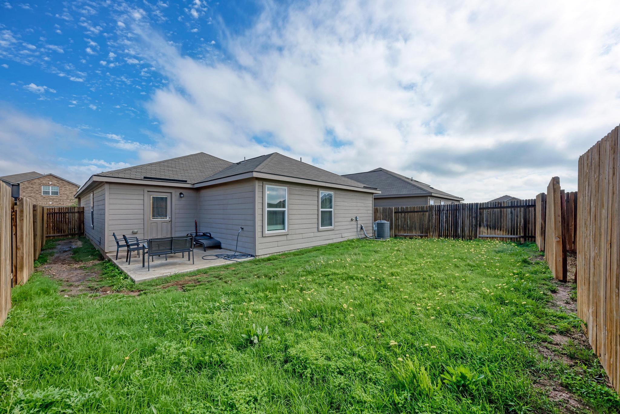 132 Maywood LN