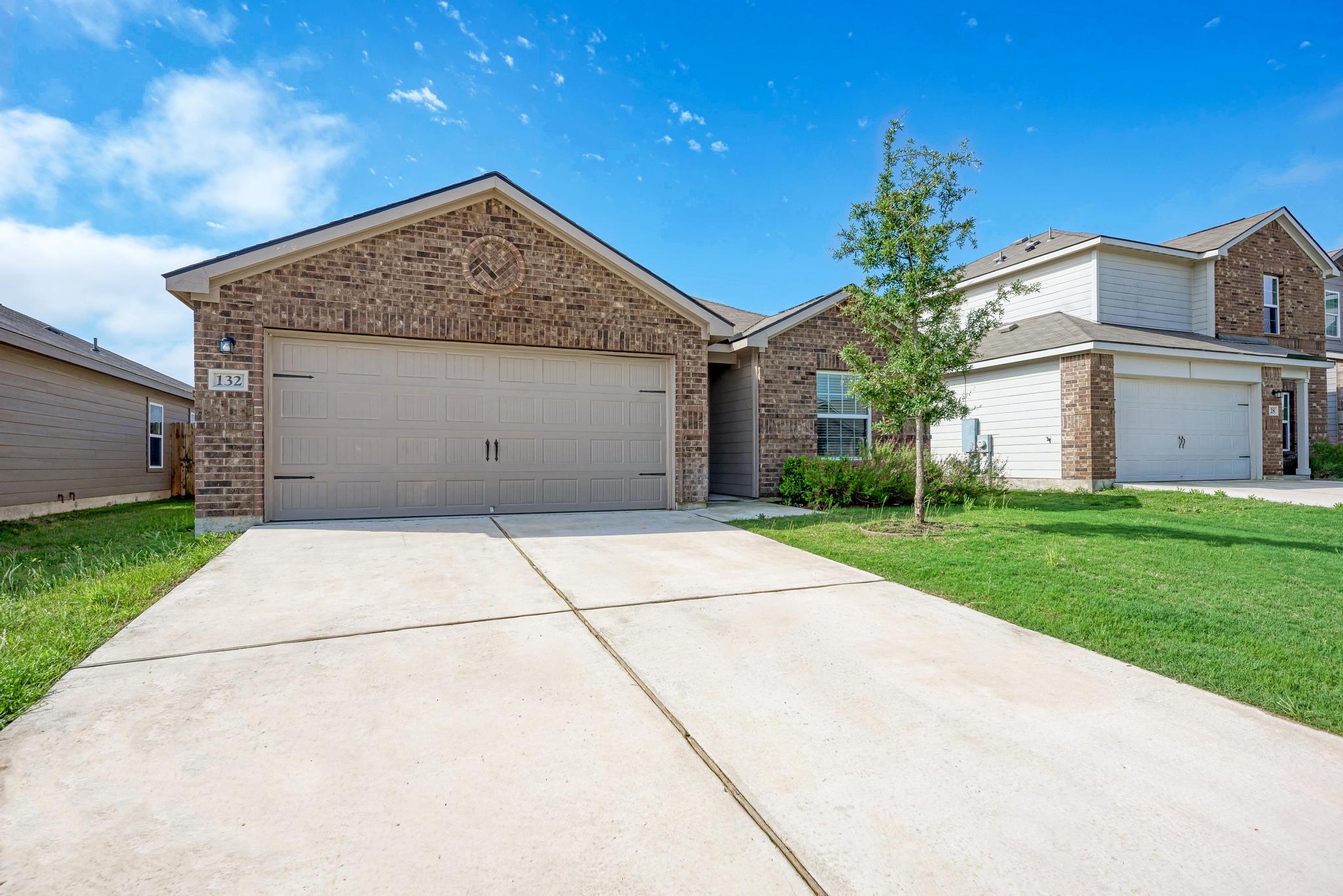132 Maywood LN