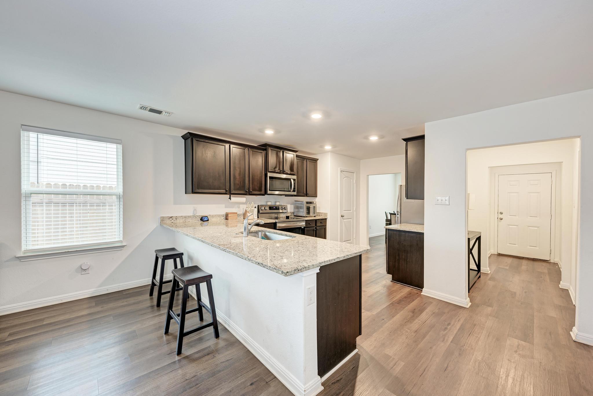 132 Maywood LN