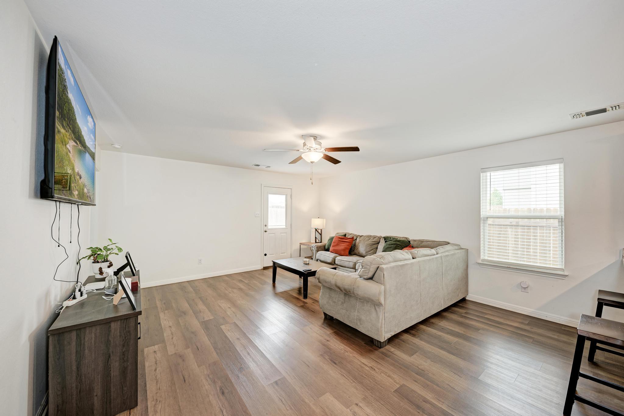132 Maywood LN