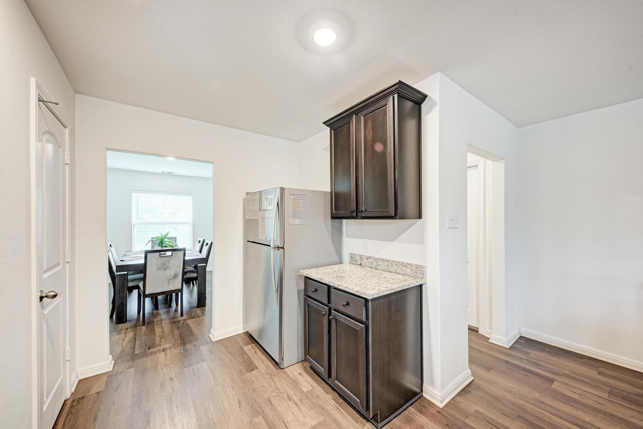 132 Maywood LN