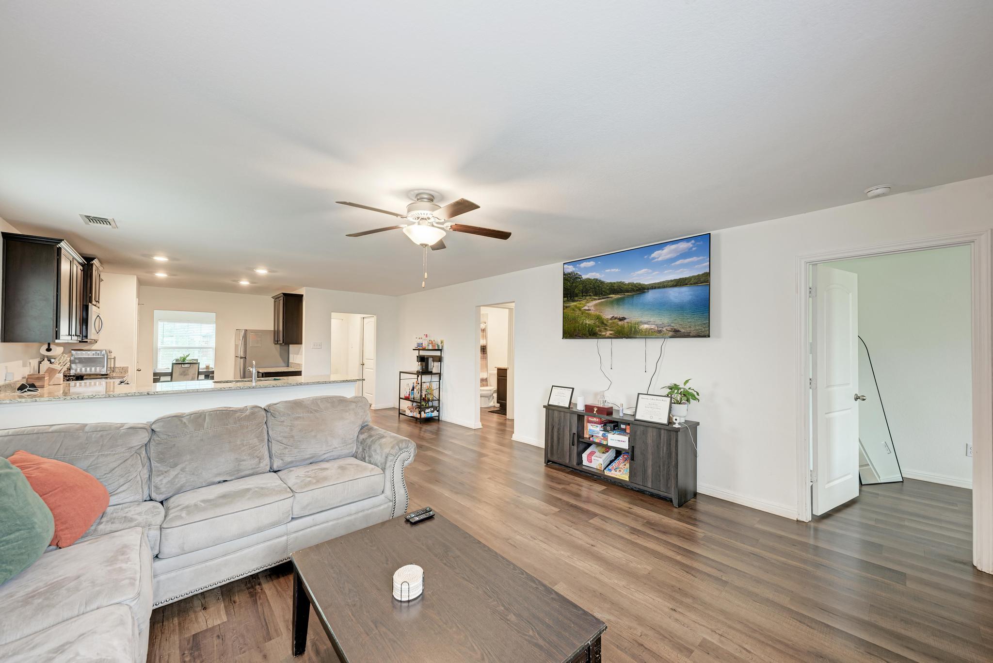 132 Maywood LN