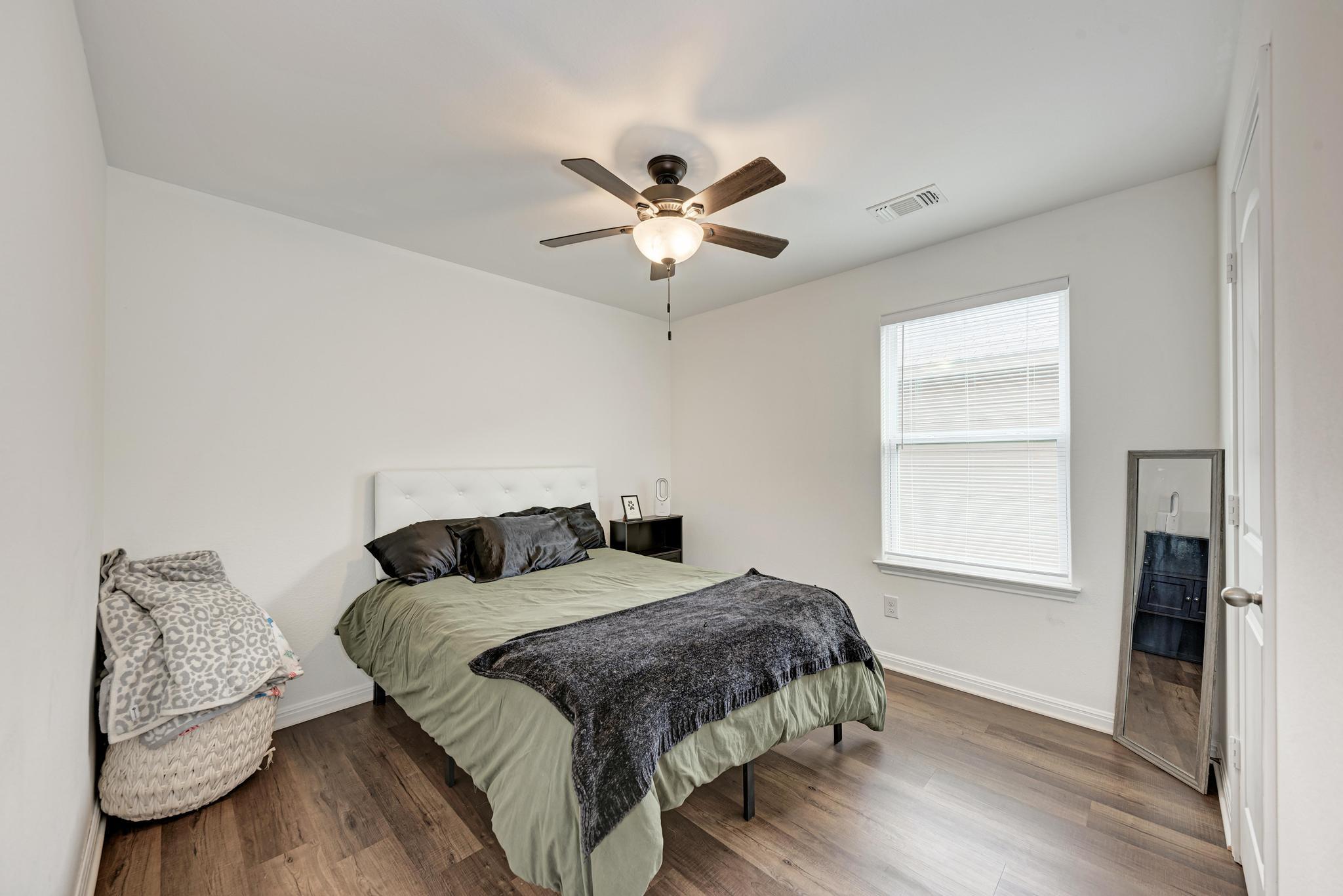 132 Maywood LN