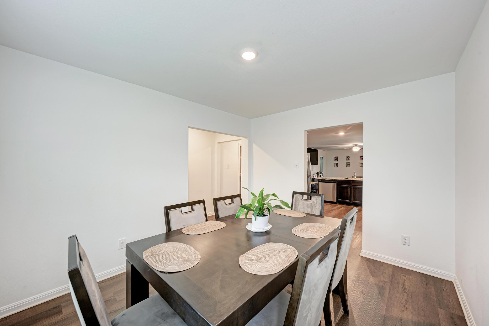 132 Maywood LN