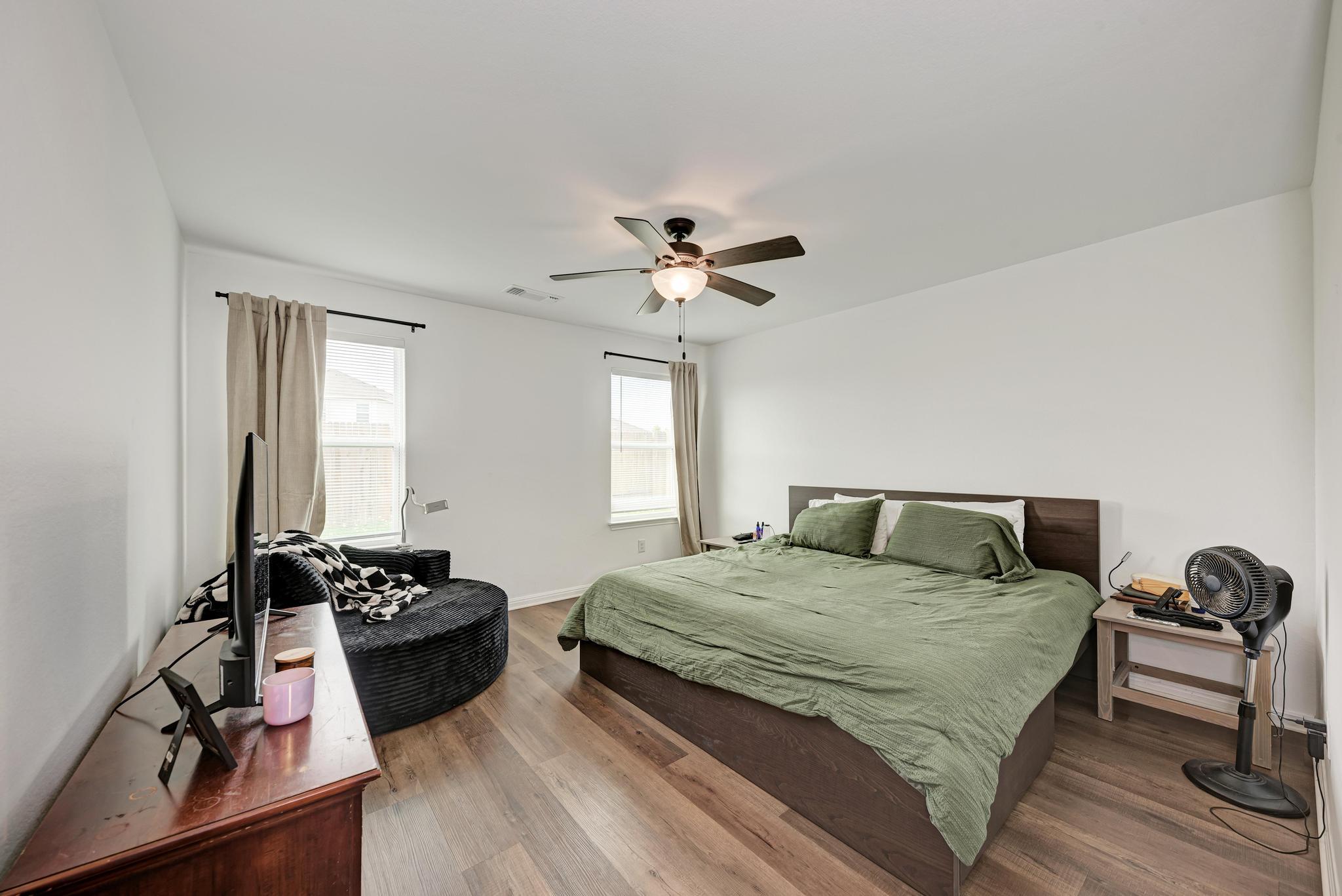 132 Maywood LN