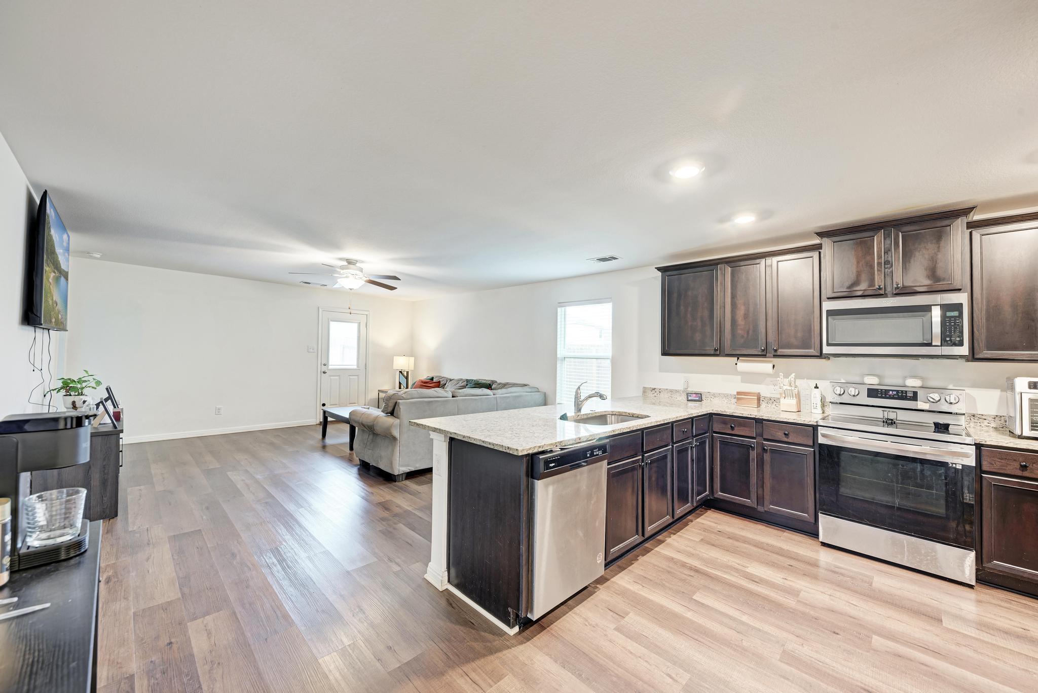 132 Maywood LN