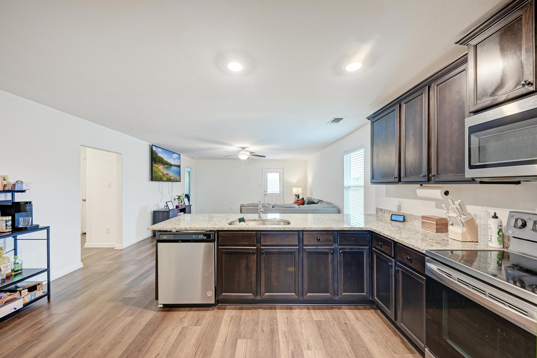 132 Maywood LN