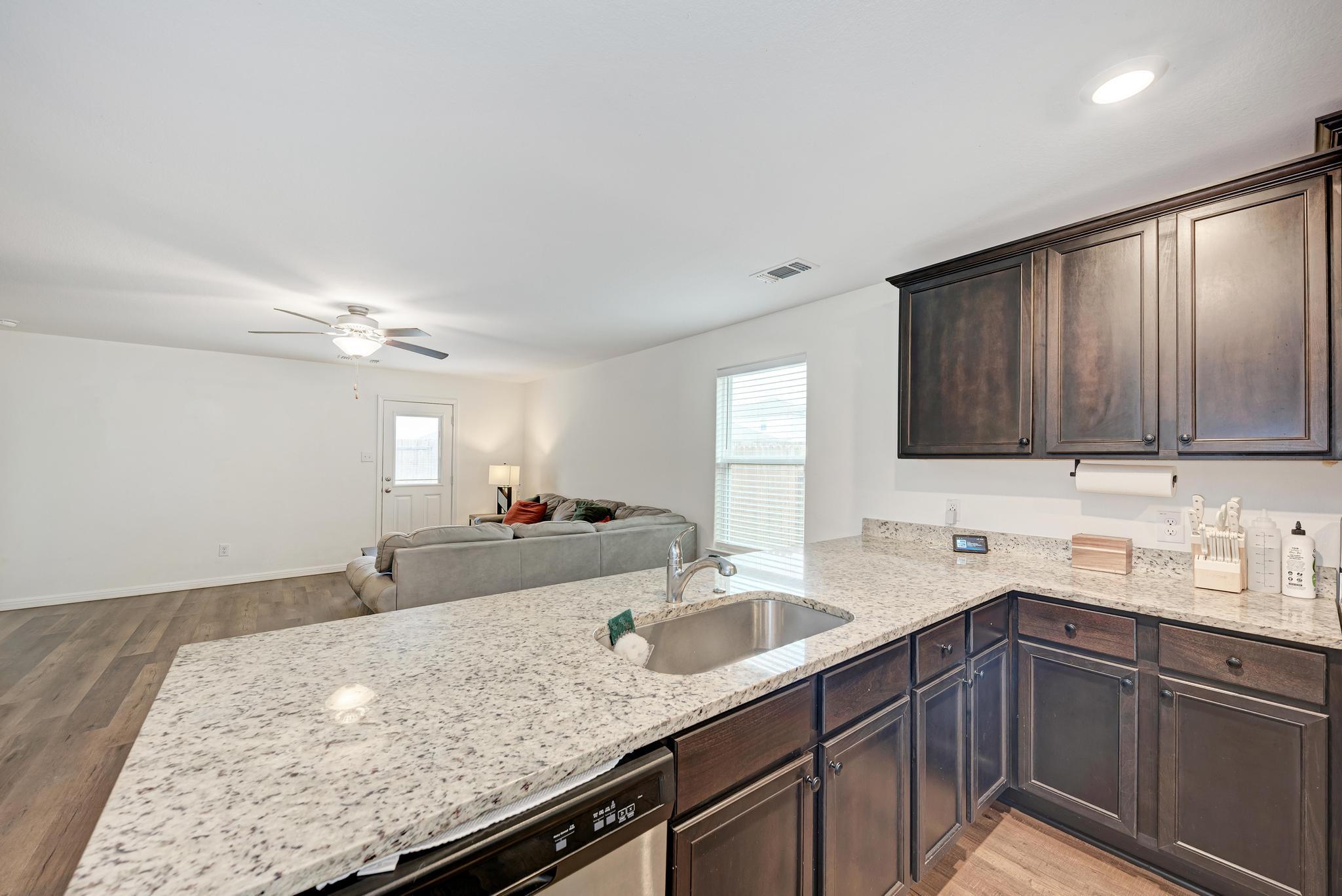 132 Maywood LN