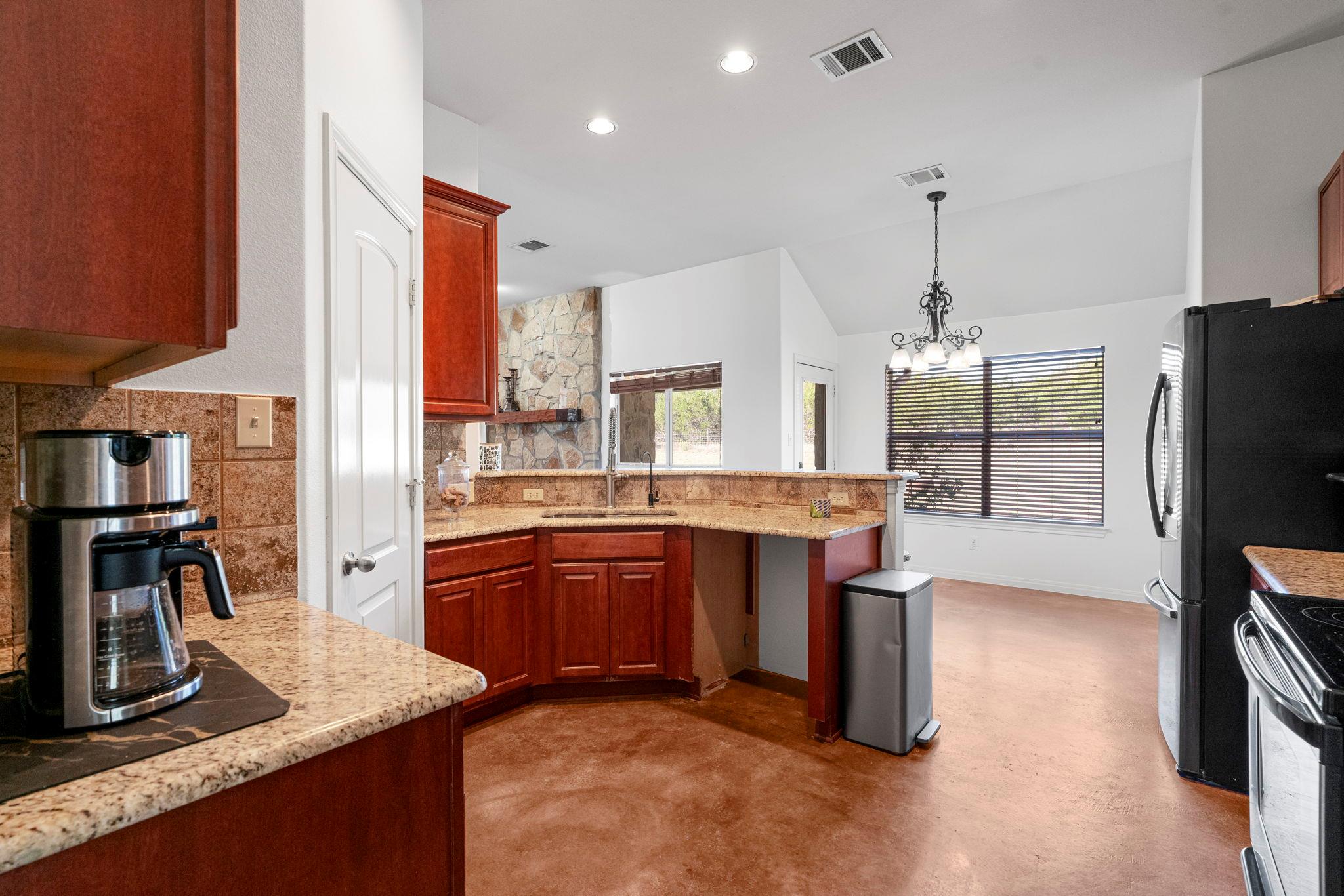 463 Beauchamp RD