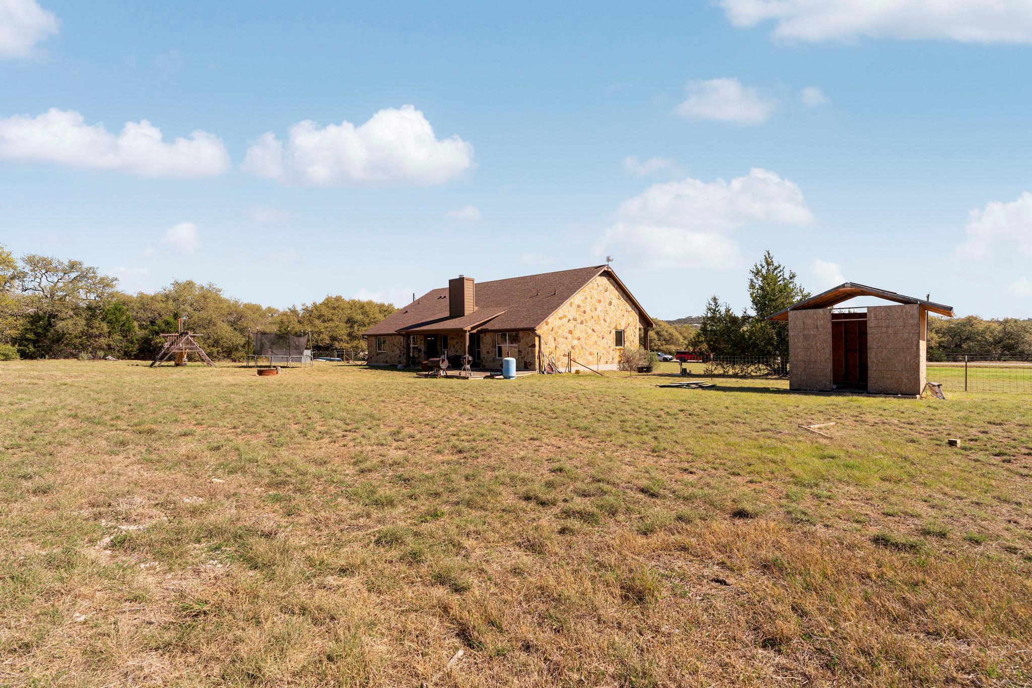 463 Beauchamp RD