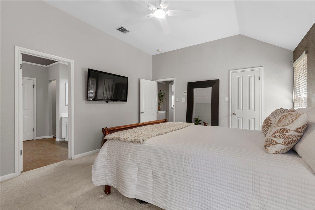 9012 Meacham WAY