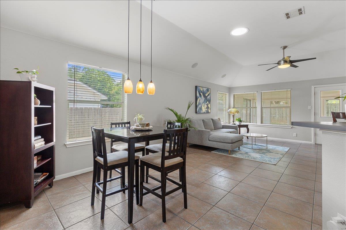 9012 Meacham WAY