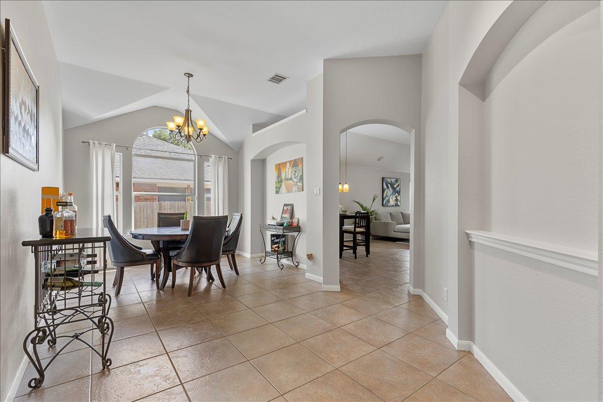 9012 Meacham WAY