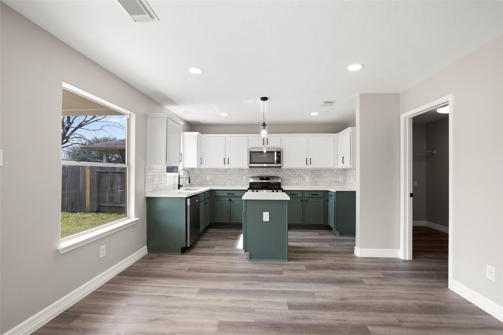 2406 Pinpoint Drive