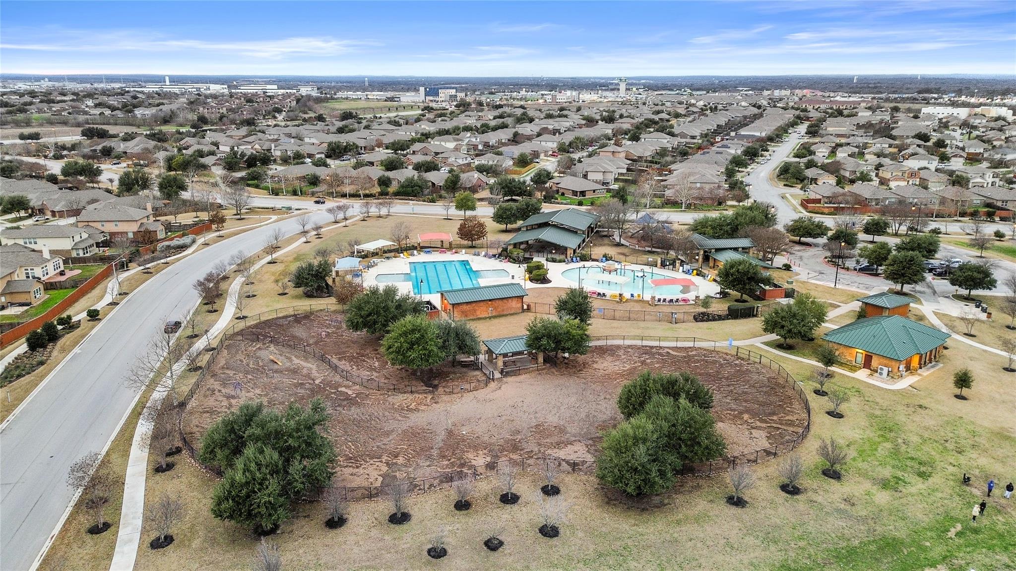 112 Willow Leaf LN
