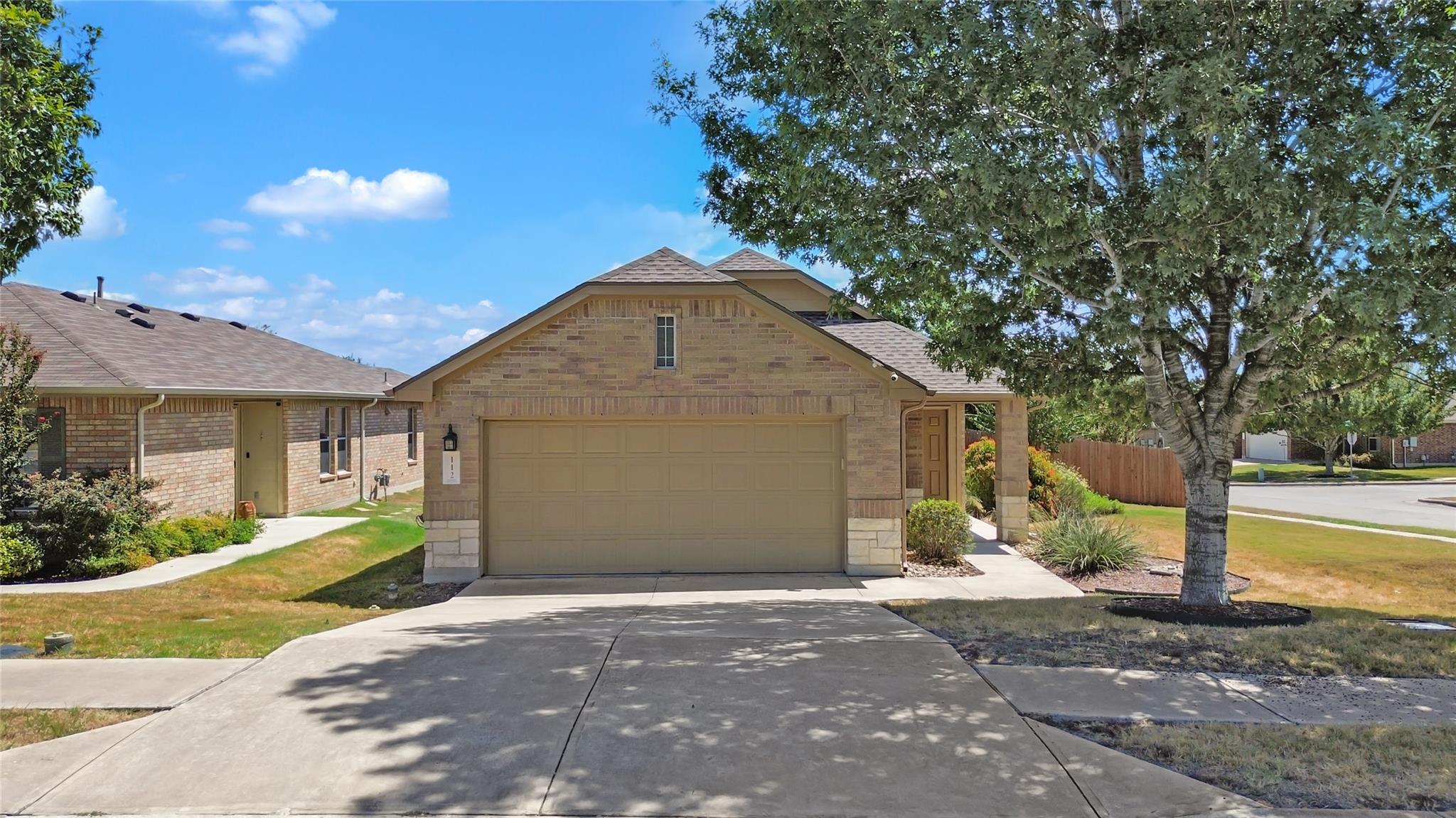112 Willow Leaf LN