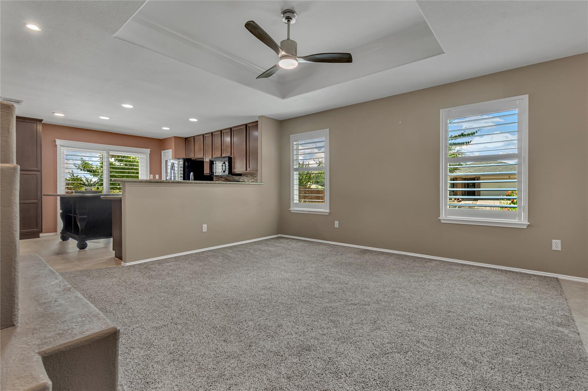 112 Willow Leaf LN