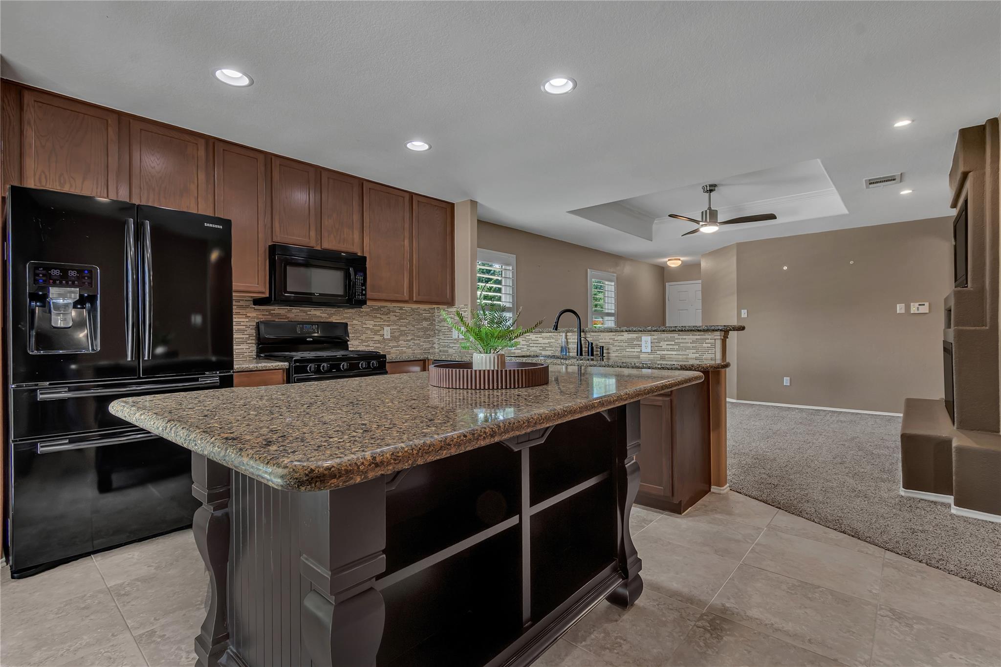 112 Willow Leaf LN