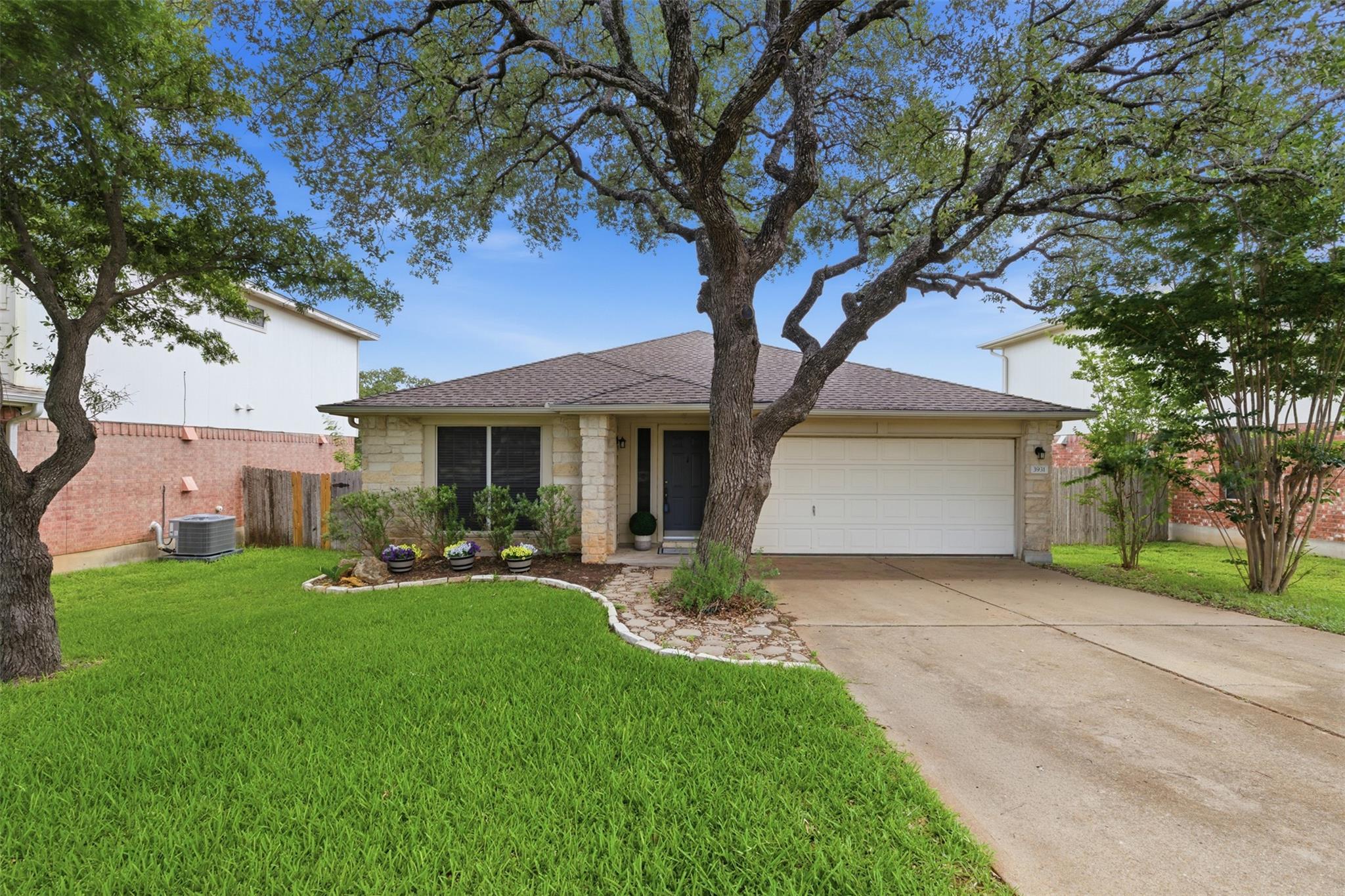3931 Upper Passage LN