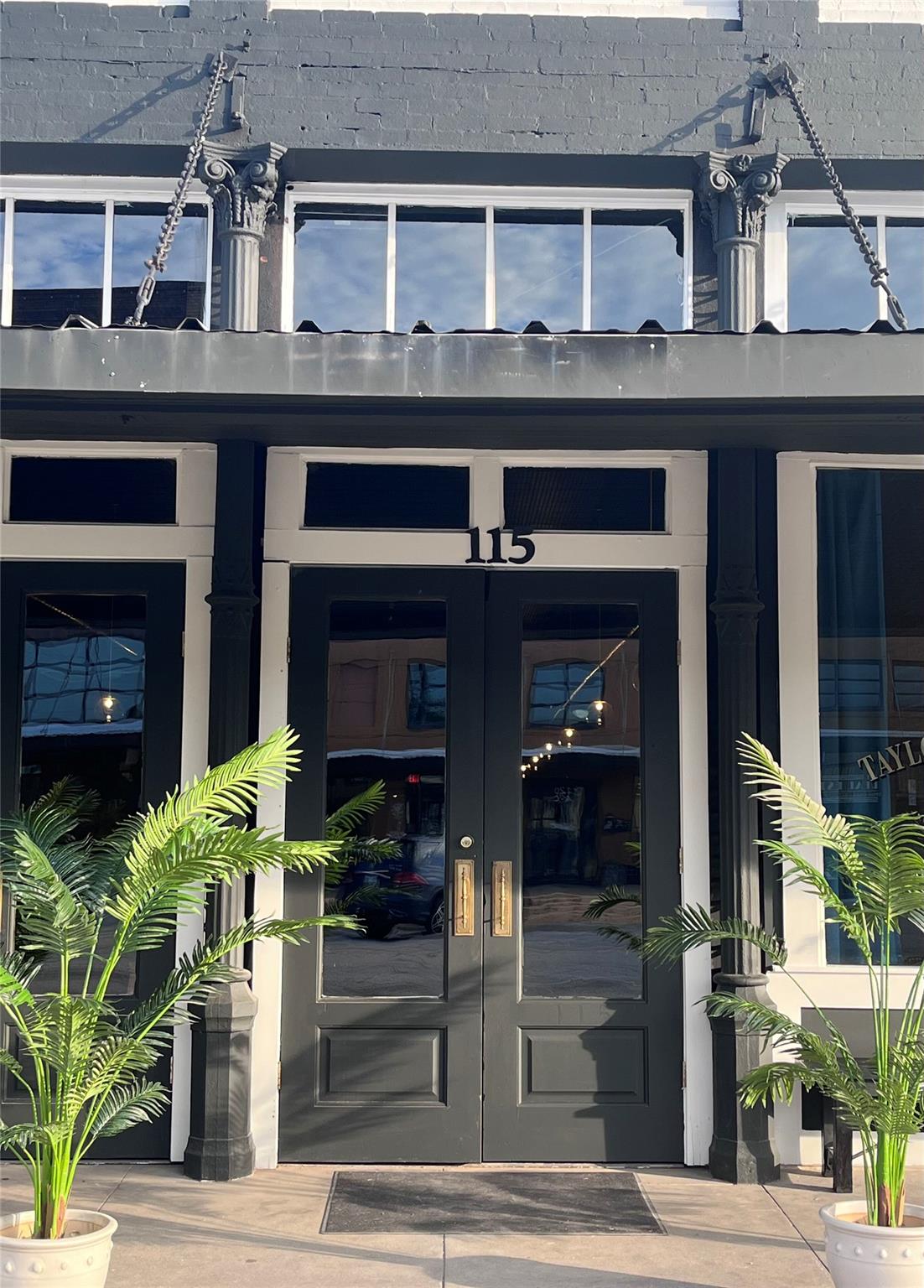 115 W 2nd ST