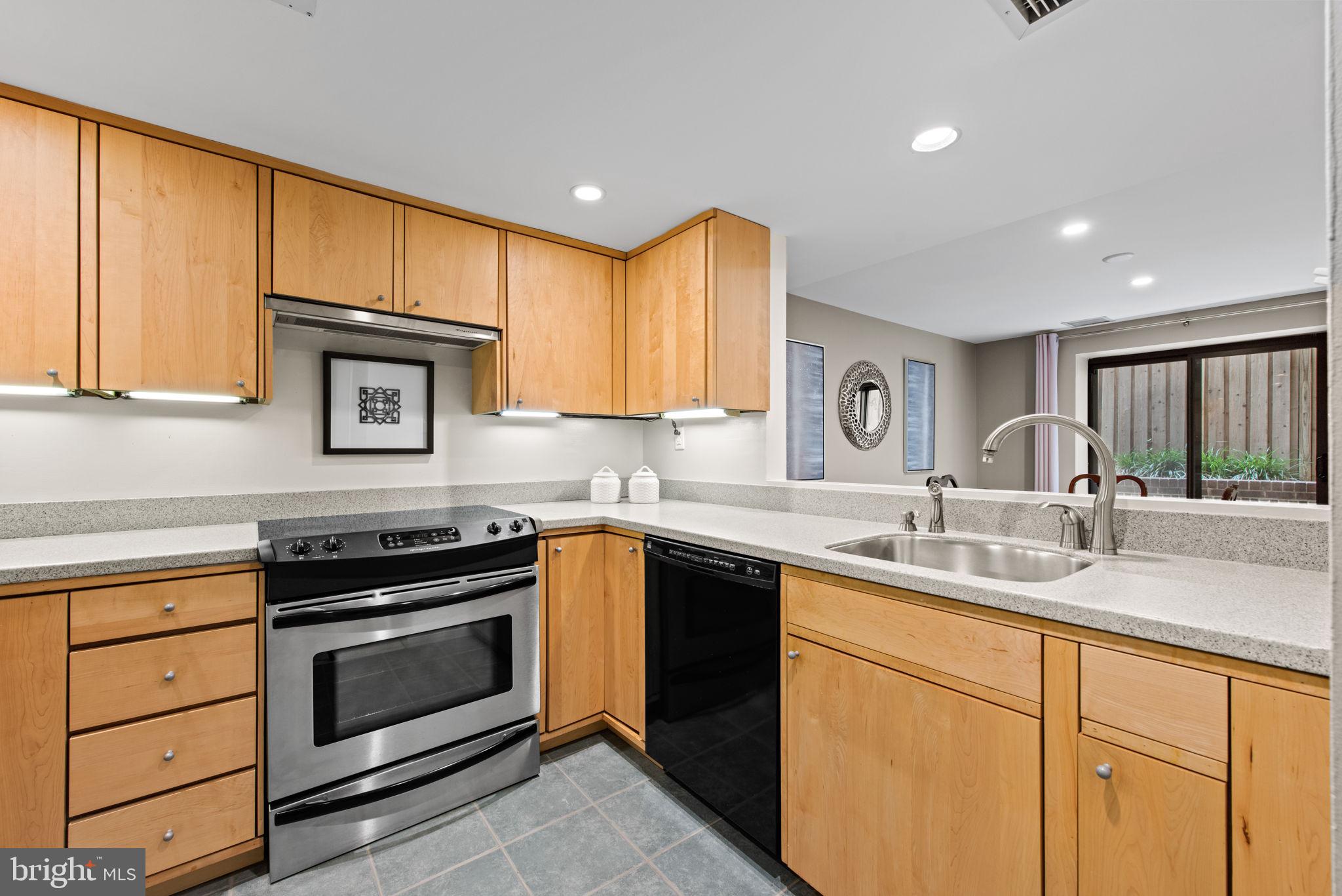 2138 California STREET NW Unit: 104