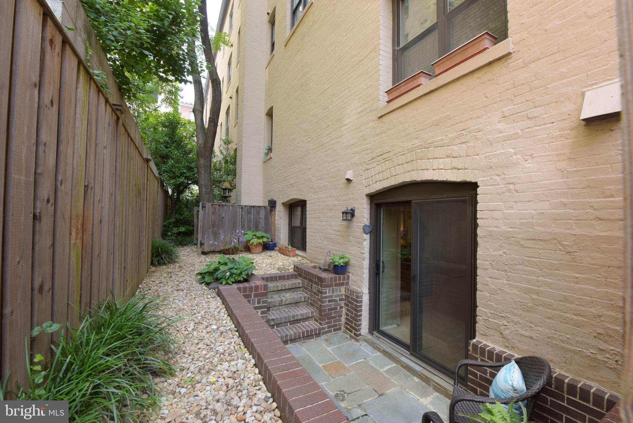 2138 California STREET NW Unit: 104