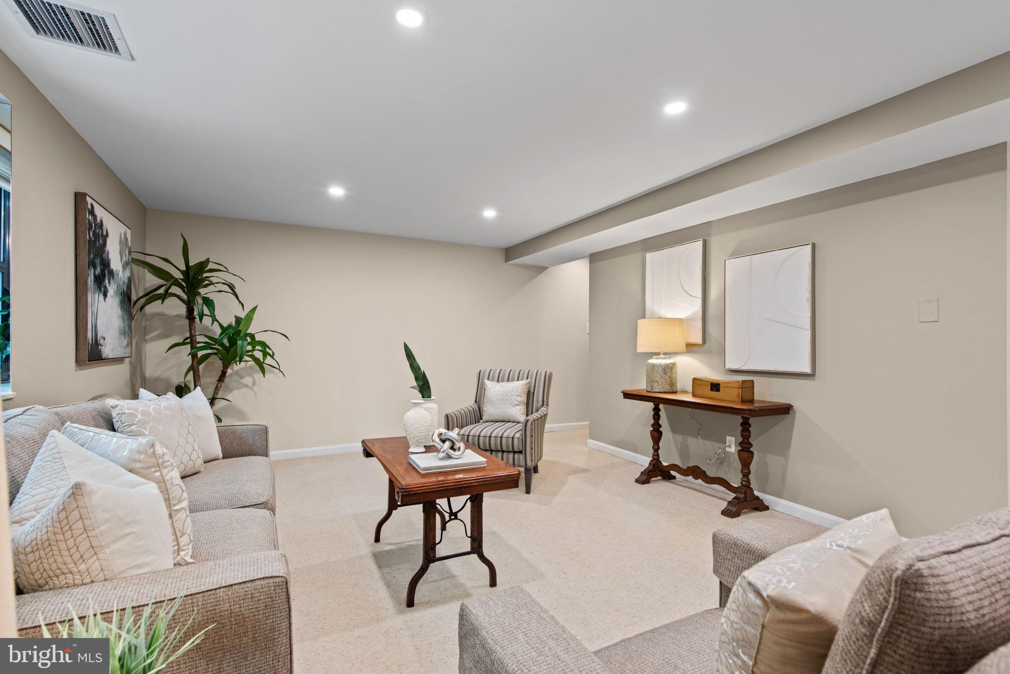 2138 California STREET NW Unit: 104