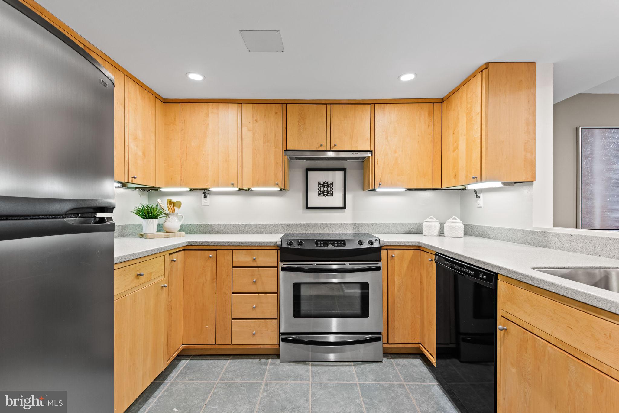2138 California STREET NW Unit: 104