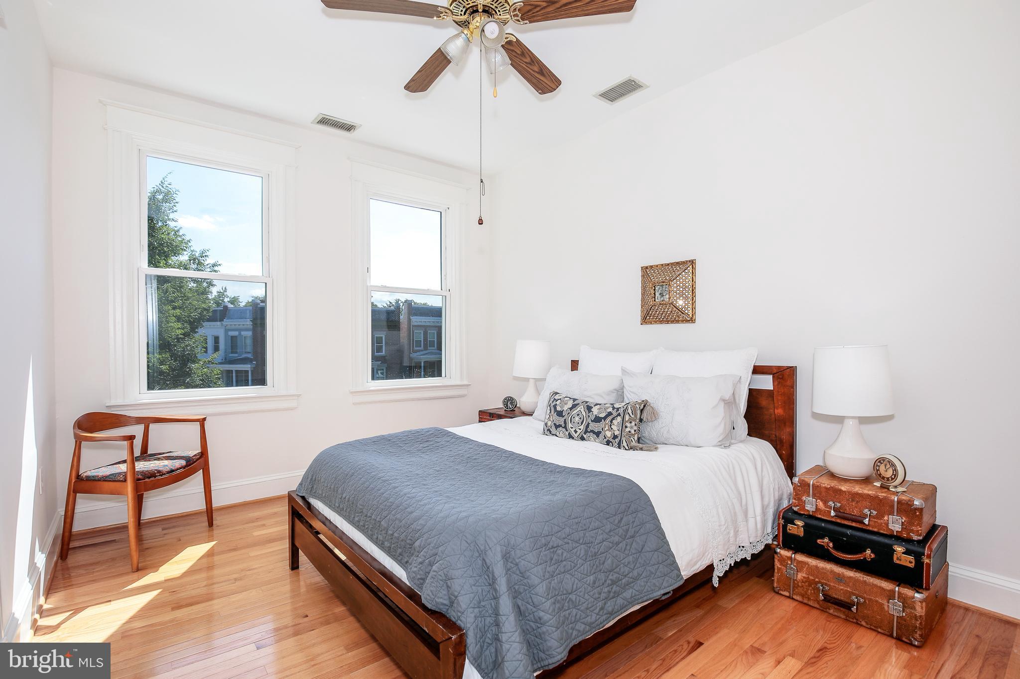 300 TENNESSEE AVENUE NE