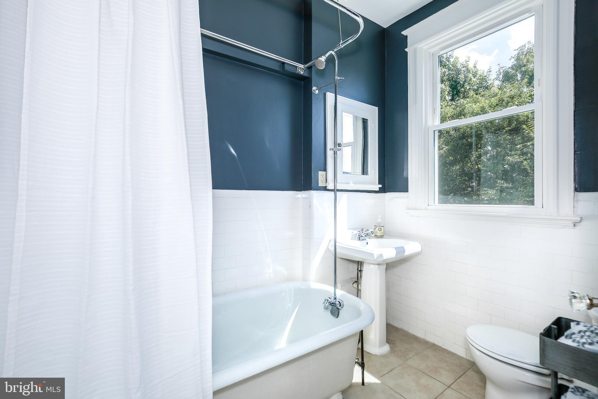 300 TENNESSEE AVENUE NE