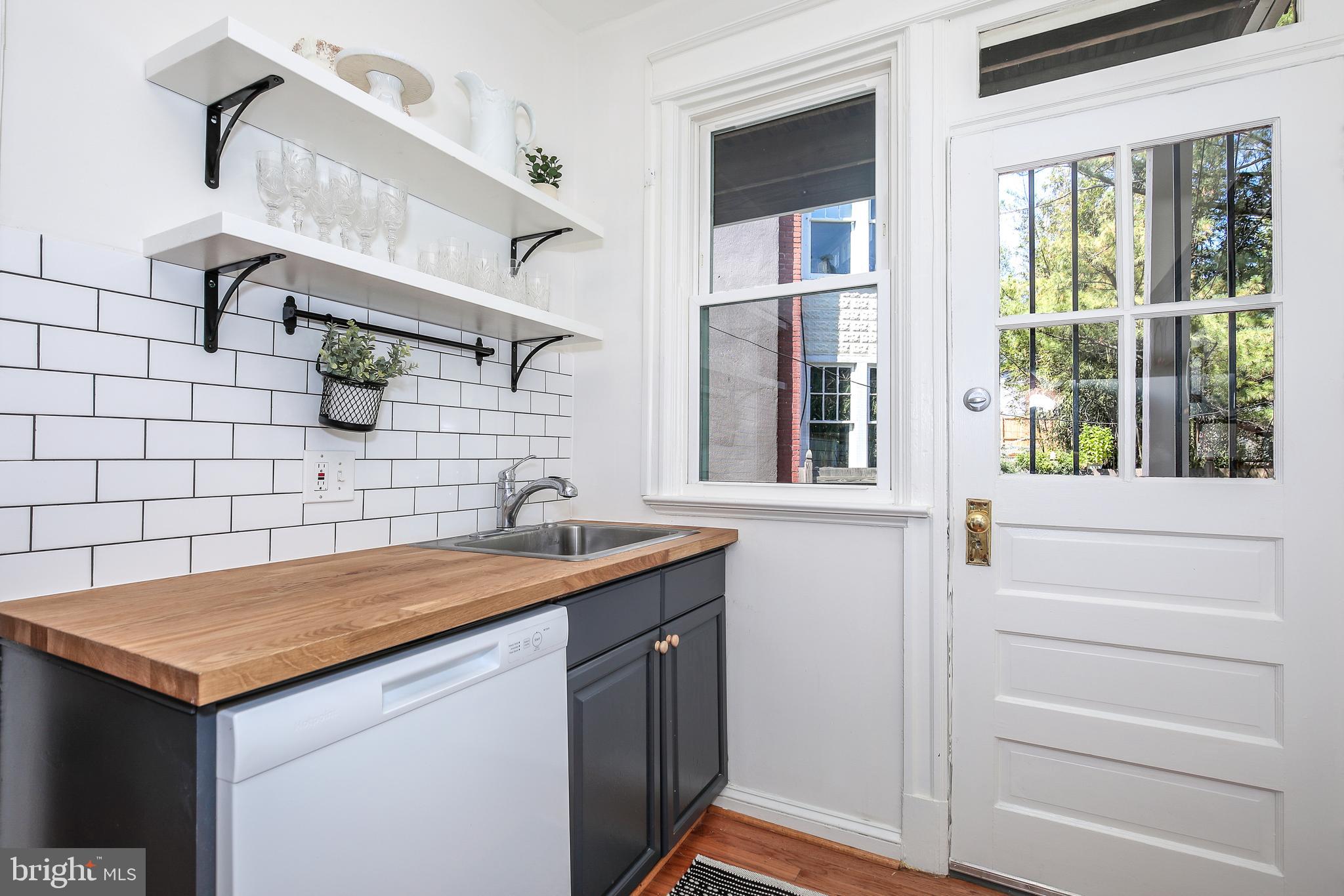 300 TENNESSEE AVENUE NE