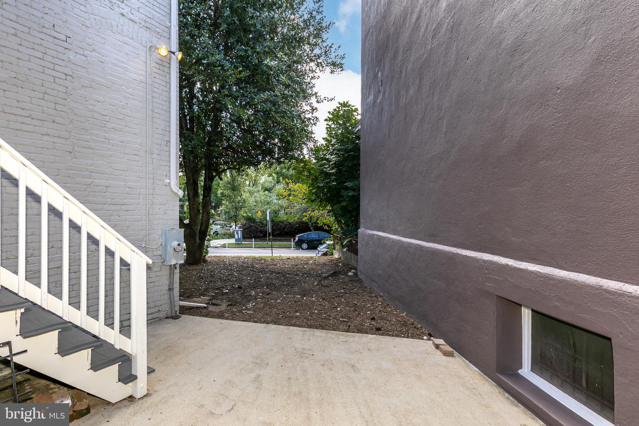 300 TENNESSEE AVENUE NE