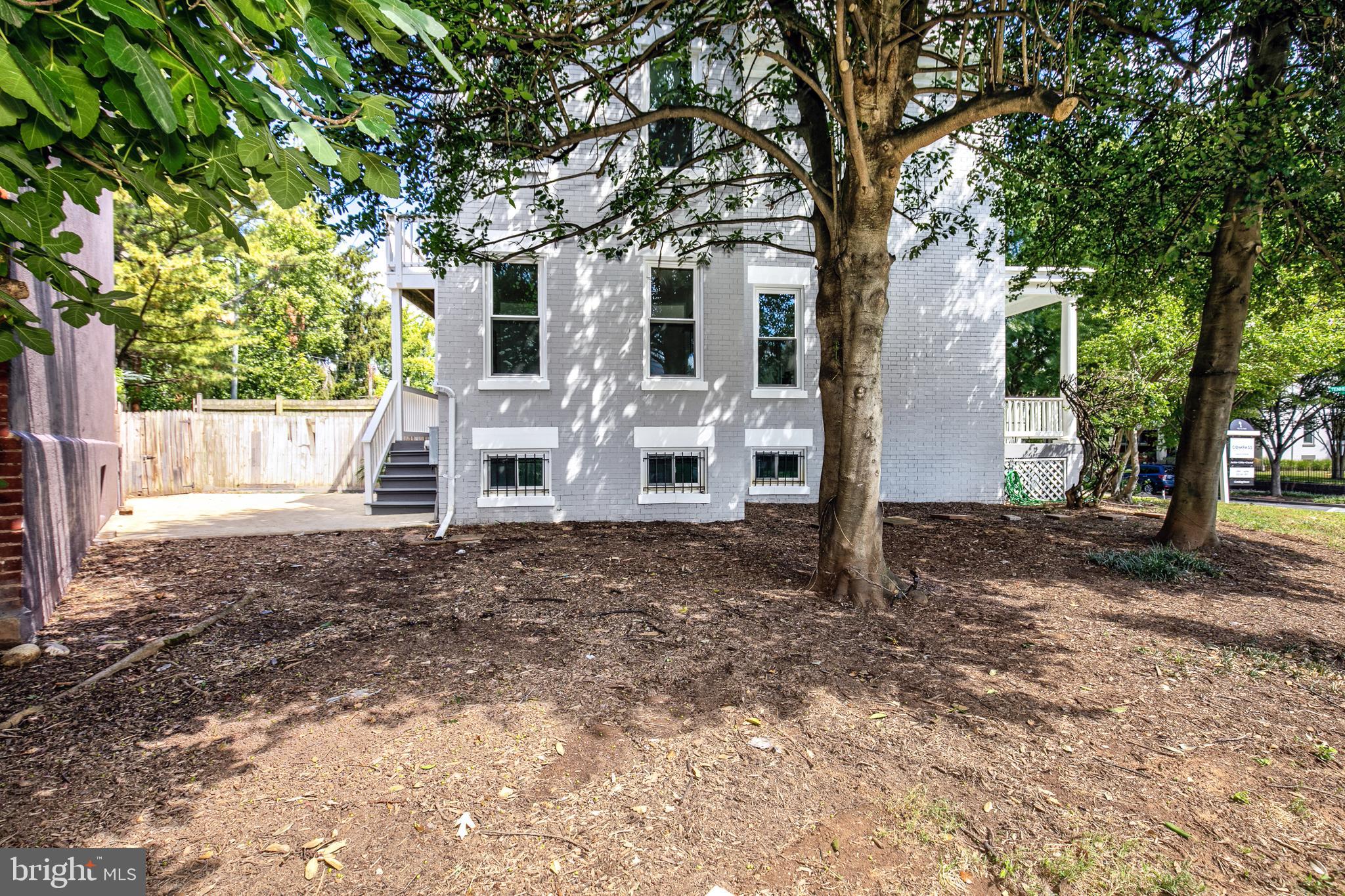 300 TENNESSEE AVENUE NE