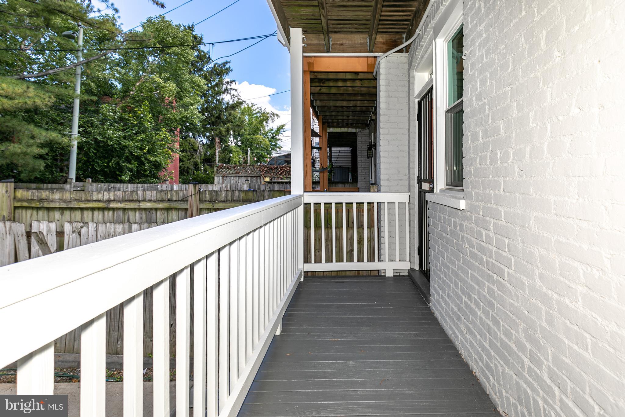 300 TENNESSEE AVENUE NE