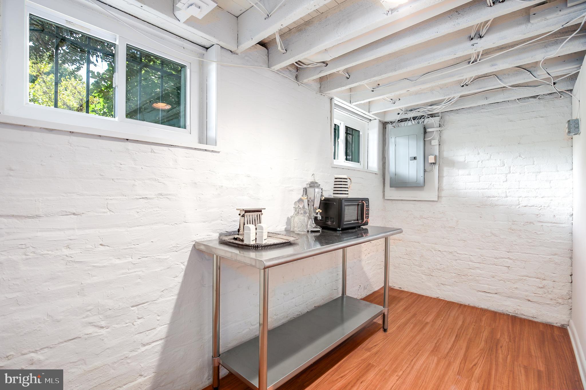 300 TENNESSEE AVENUE NE