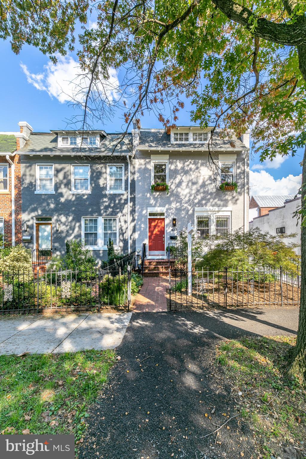 433 15TH STREET NE