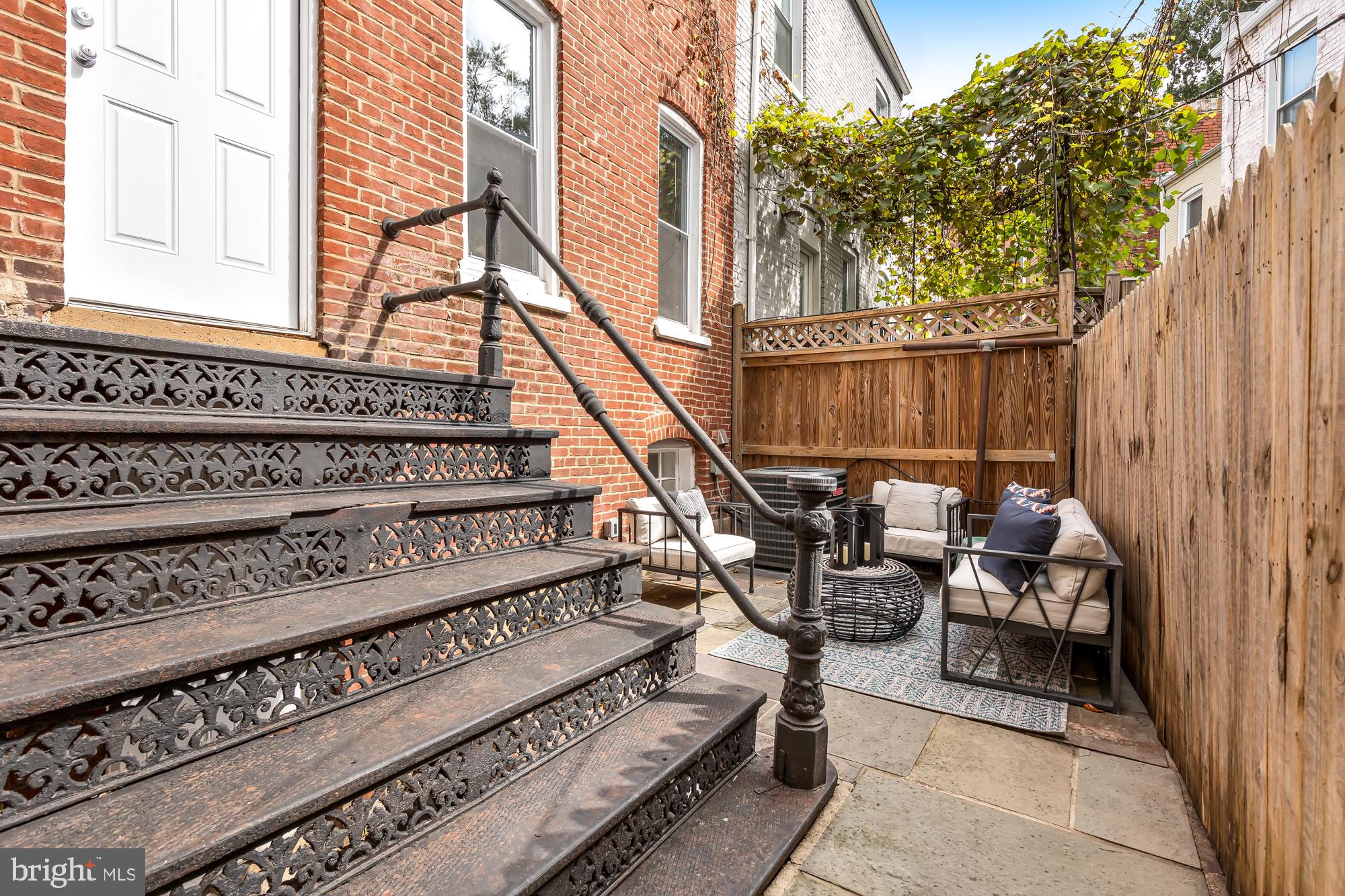 34 U STREET NW