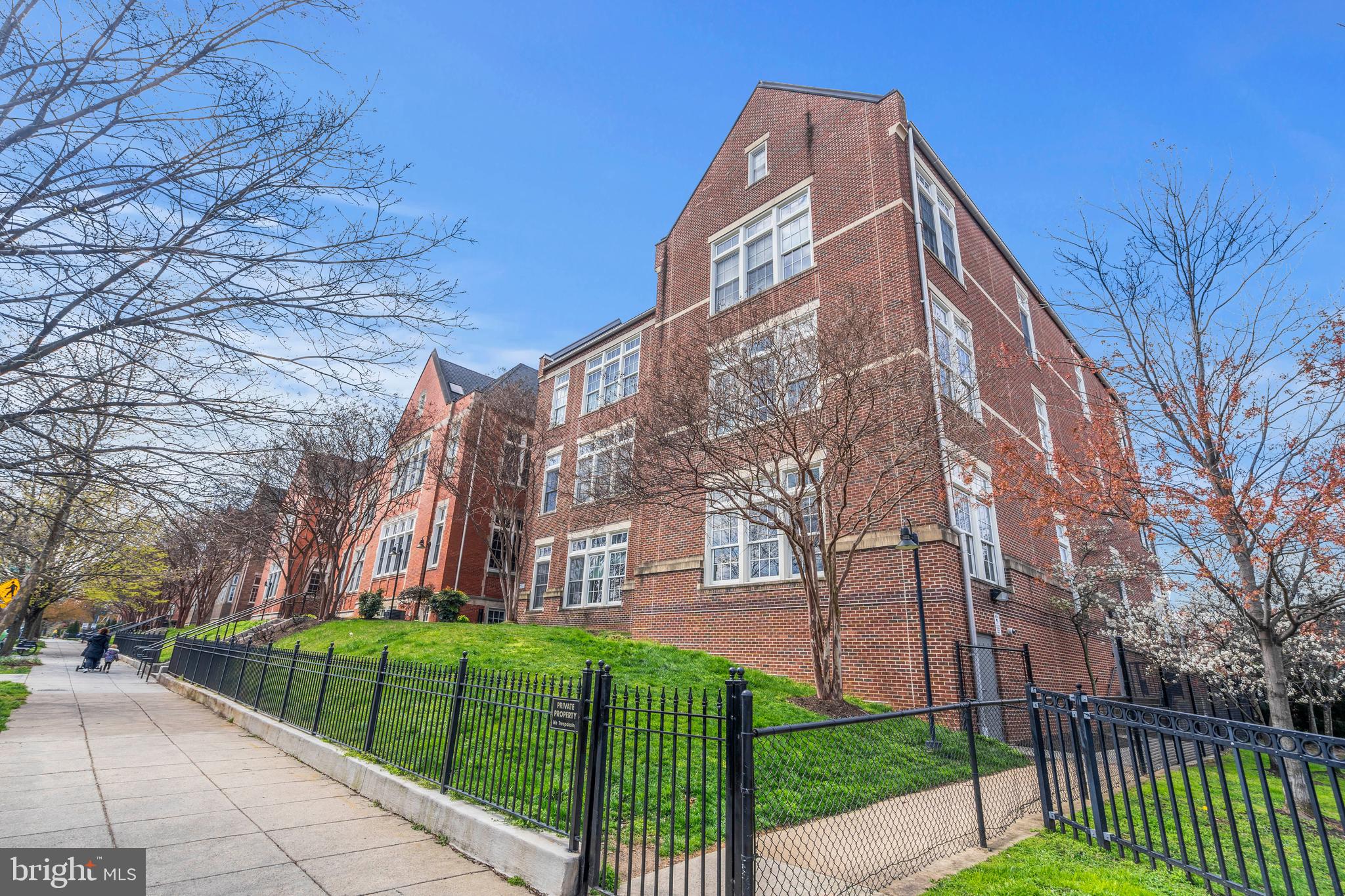 440 12th St NE #211