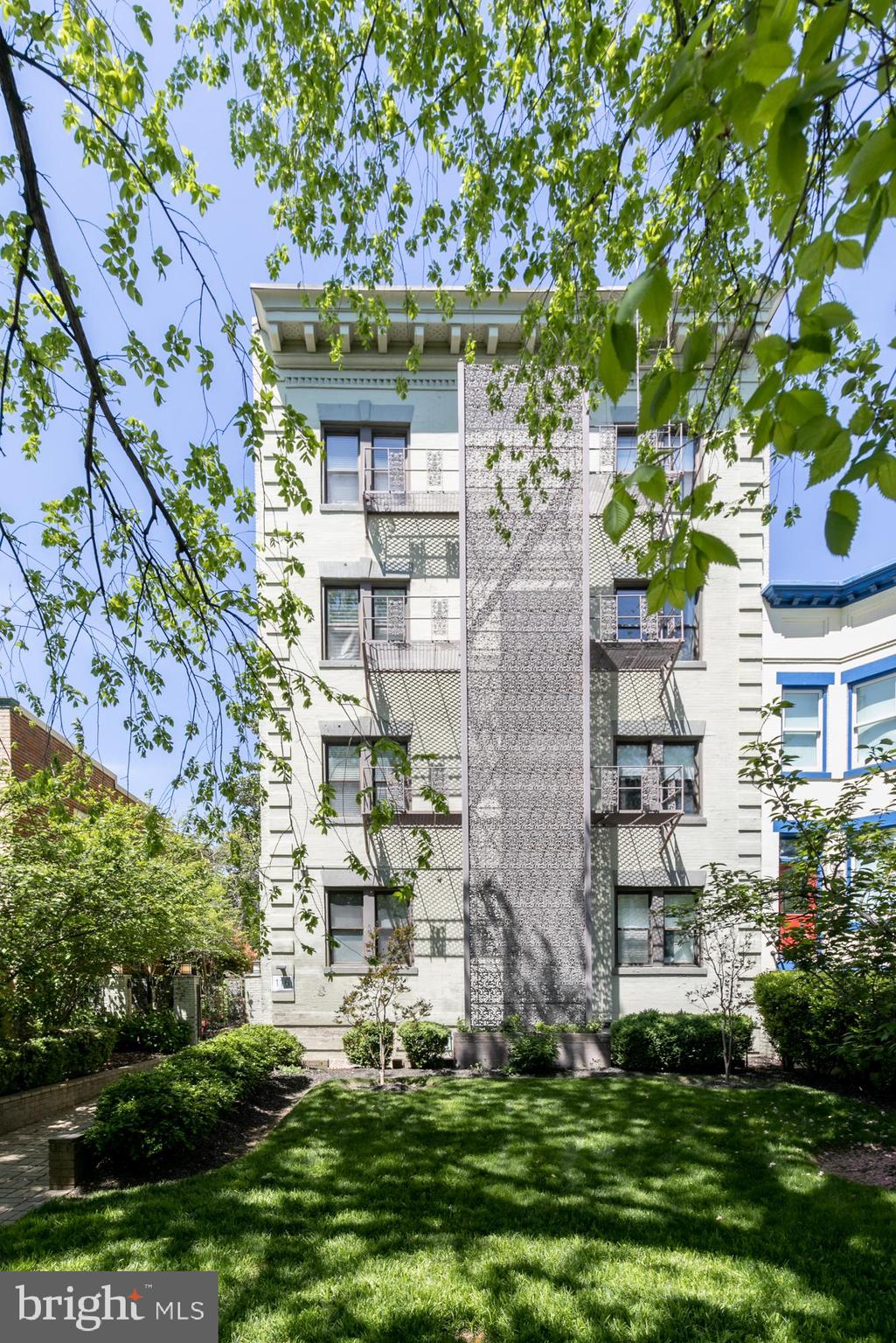 116 N Carolina Ave SE #302