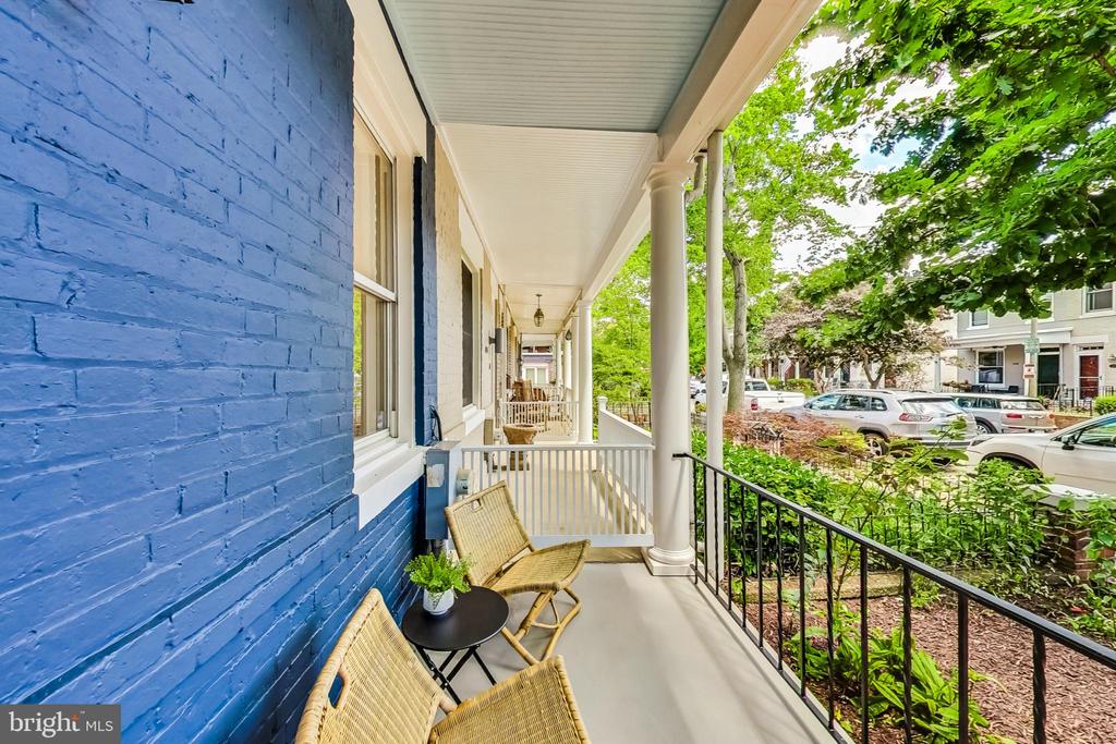 1230 Walter St SE