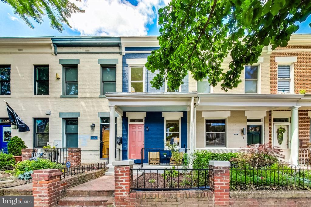 1230 Walter St SE